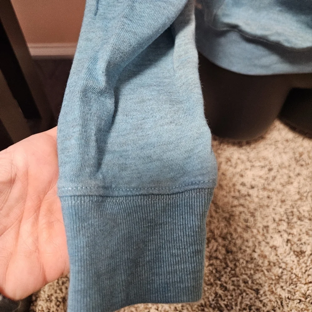 VENUS Cut Out Sleeve Ombre Sweatshirt NWT - Picture 7 of 12